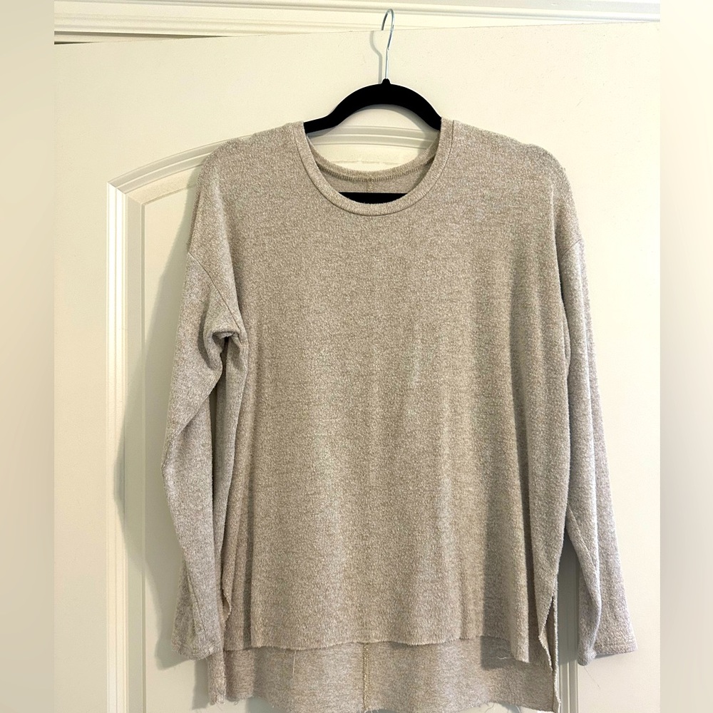 American Eagle Cream Sweater